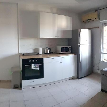 Cozy Flat With Parking Well-Placed Near Tlv Airport Apartment Lod Luaran gambar