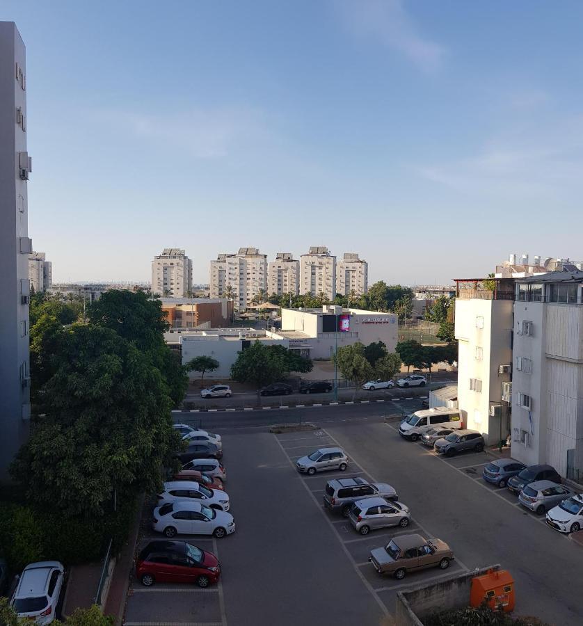 Cozy Flat With Parking Well-Placed Near Tlv Airport Apartment Lod Luaran gambar