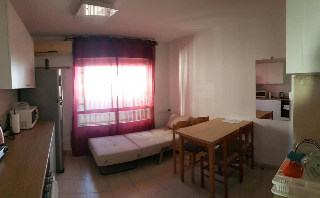 Cozy Flat With Parking Well-Placed Near Tlv Airport Apartment Lod Luaran gambar