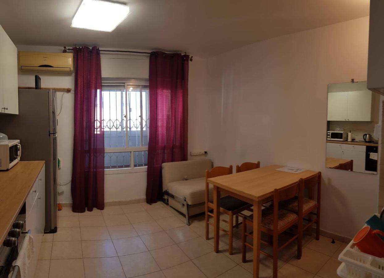 Cozy Flat With Parking Well-Placed Near Tlv Airport Apartment Lod Luaran gambar