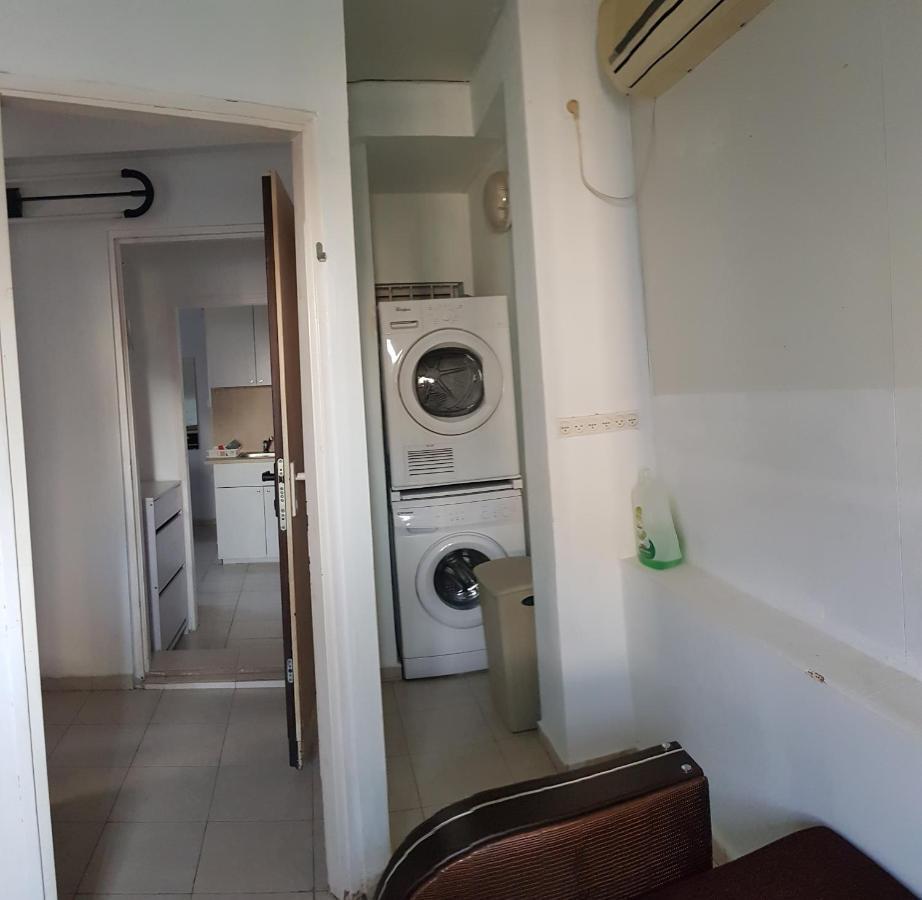 Cozy Flat With Parking Well-Placed Near Tlv Airport Apartment Lod Luaran gambar